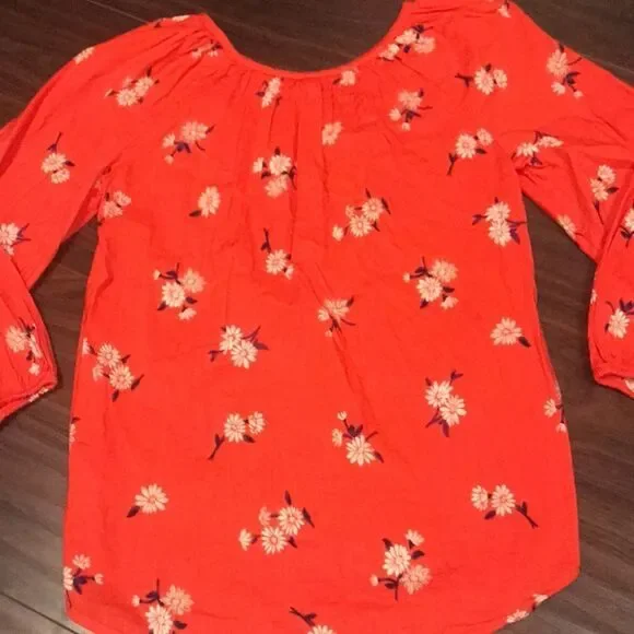 Old Navy Blouse - Picture 3 of 3